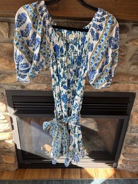 Nicole Miller Blue and White Floral Boho Dress with Puff Sleeves!